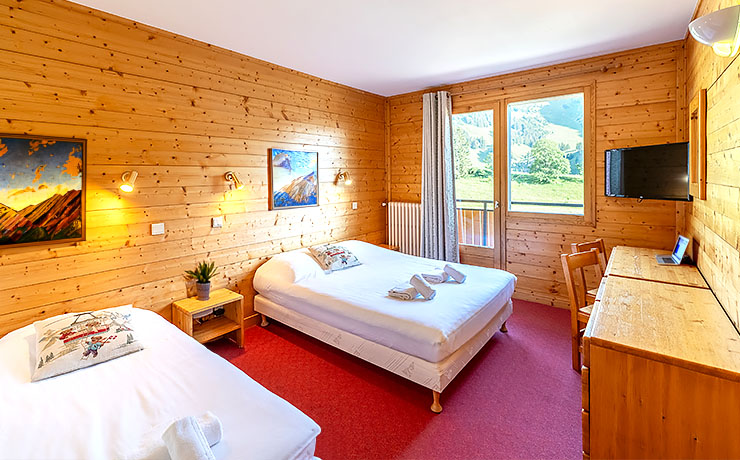 chambre triple clarines village vacances la clusaz les confins lits